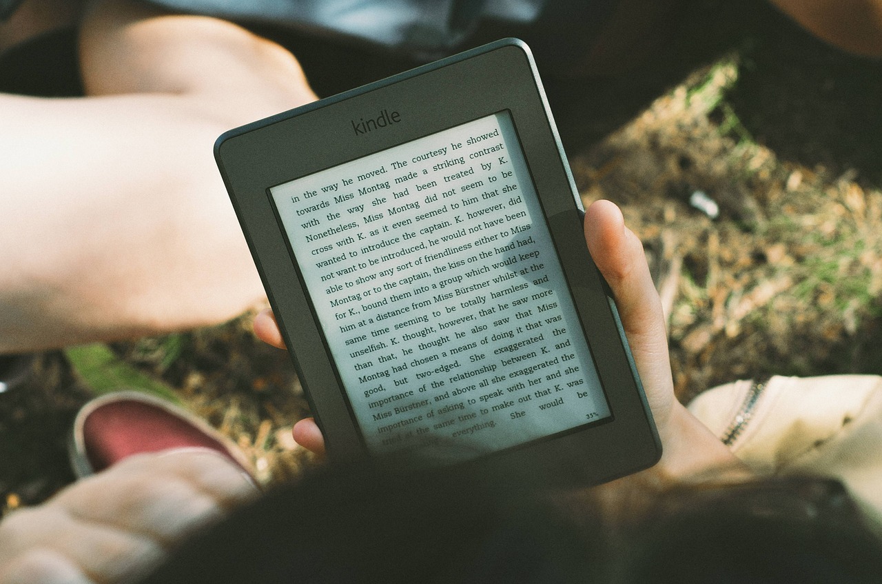 Comment choisir sa liseuse ? Tous nos conseils pour une bonne lecture  numérique - Le Blog by Electro Dépôt
